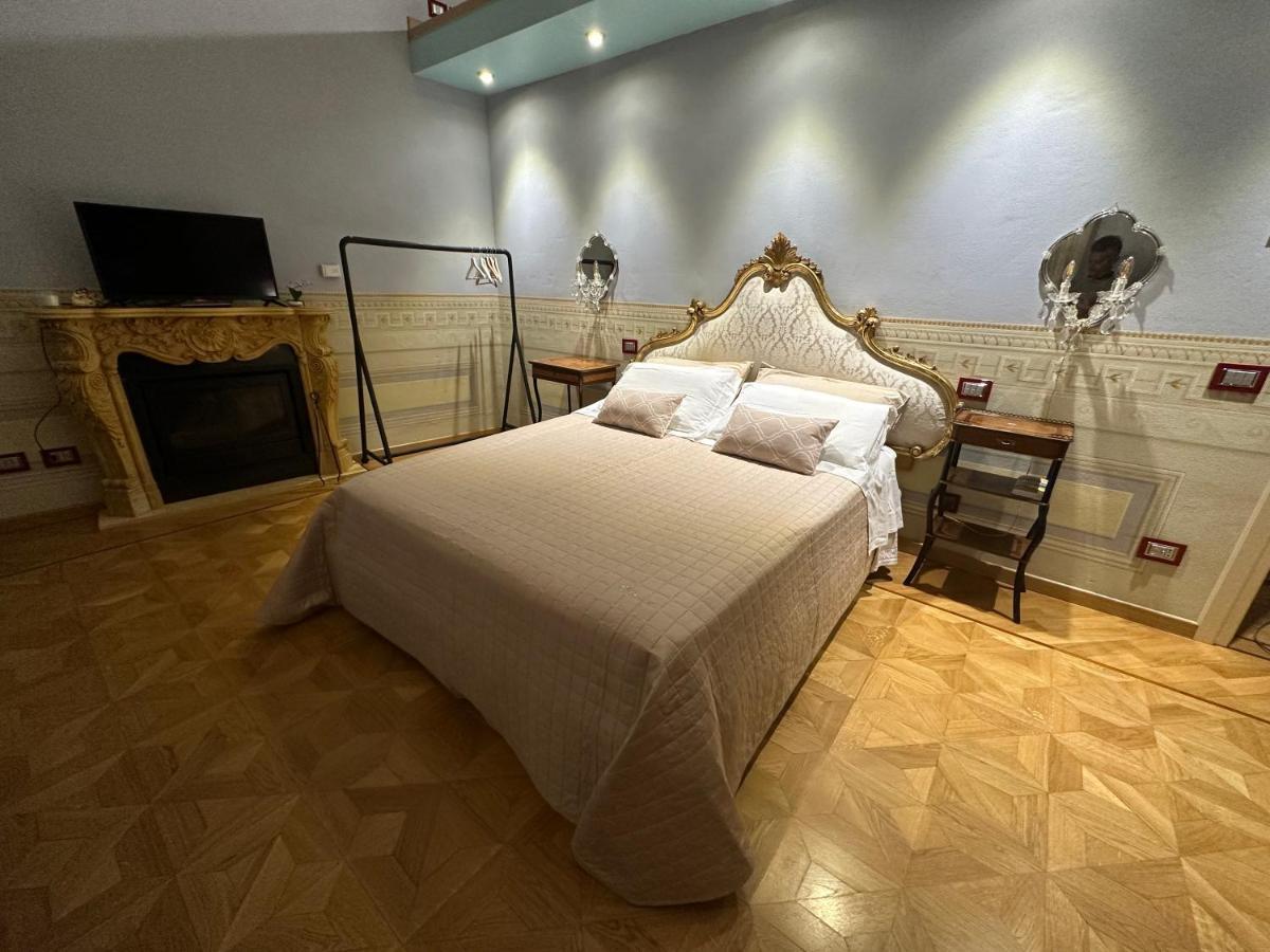 In Centro Lovely Home Лука Екстериор снимка