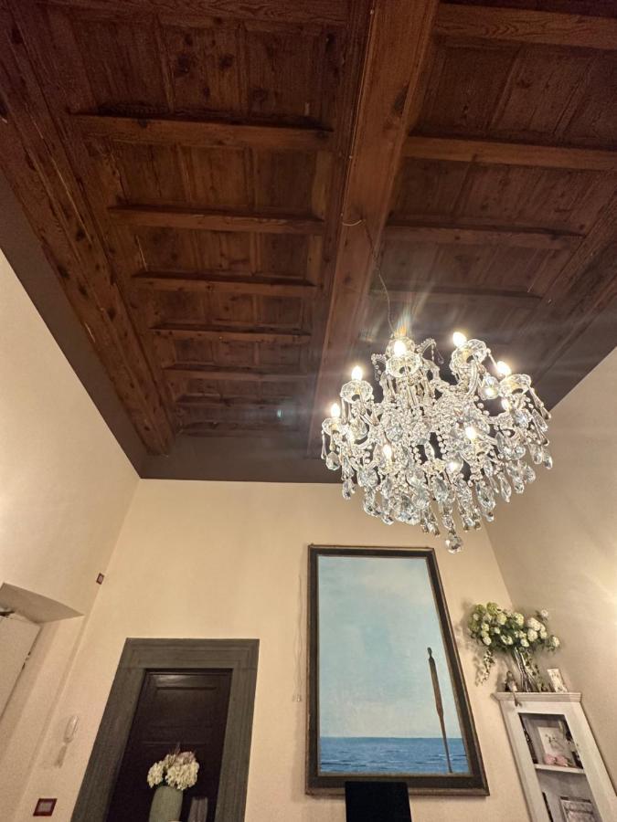 In Centro Lovely Home Лука Екстериор снимка